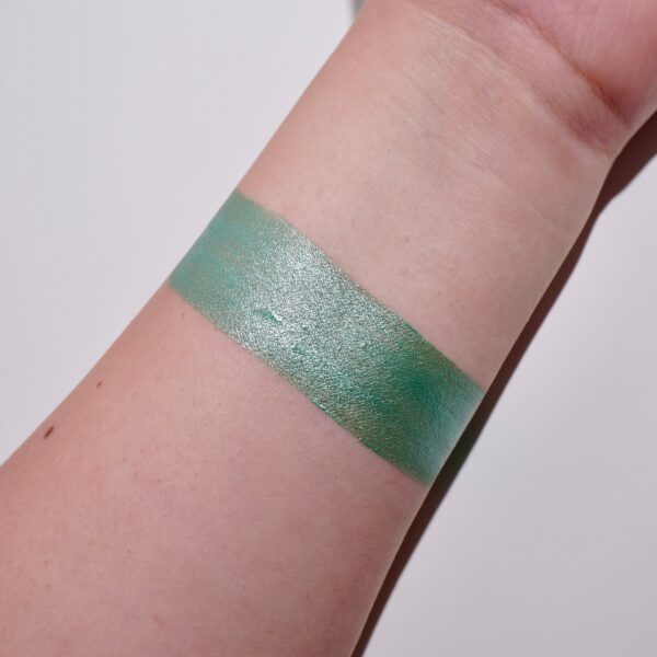 Bachari Jade Metallic Green Wet Liner – Long-Lasting Eyeliner for Bold Looks - Image 7